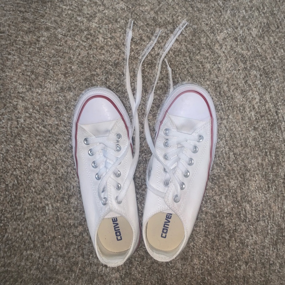 New condition white low top converse.